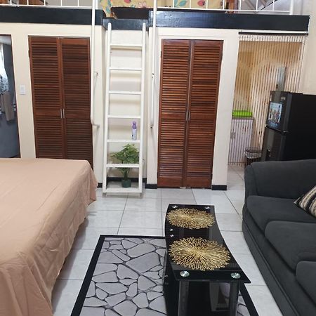 Oceanfront Condo W/ Free Parking + High Speed Wifi Негрил Экстерьер фото