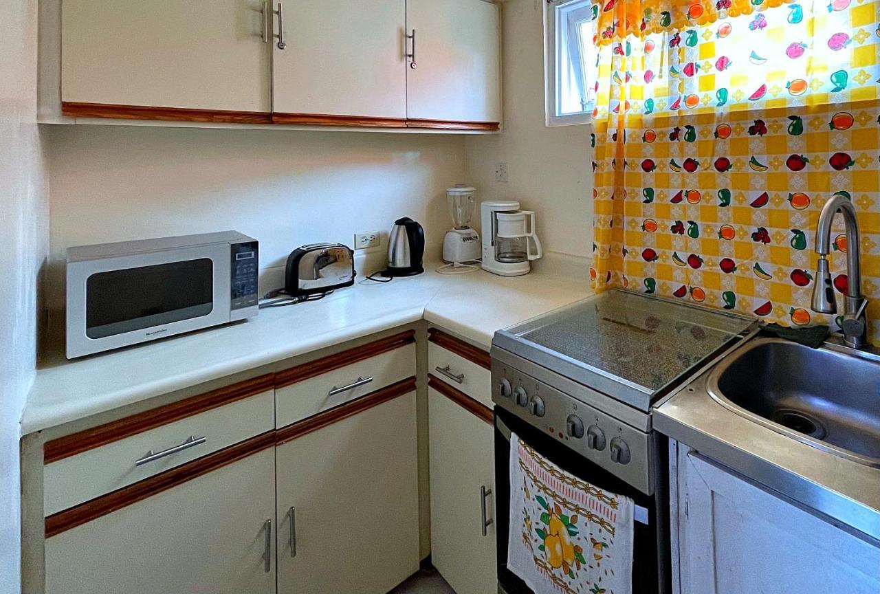 Oceanfront Condo W/ Free Parking + High Speed Wifi Негрил Экстерьер фото
