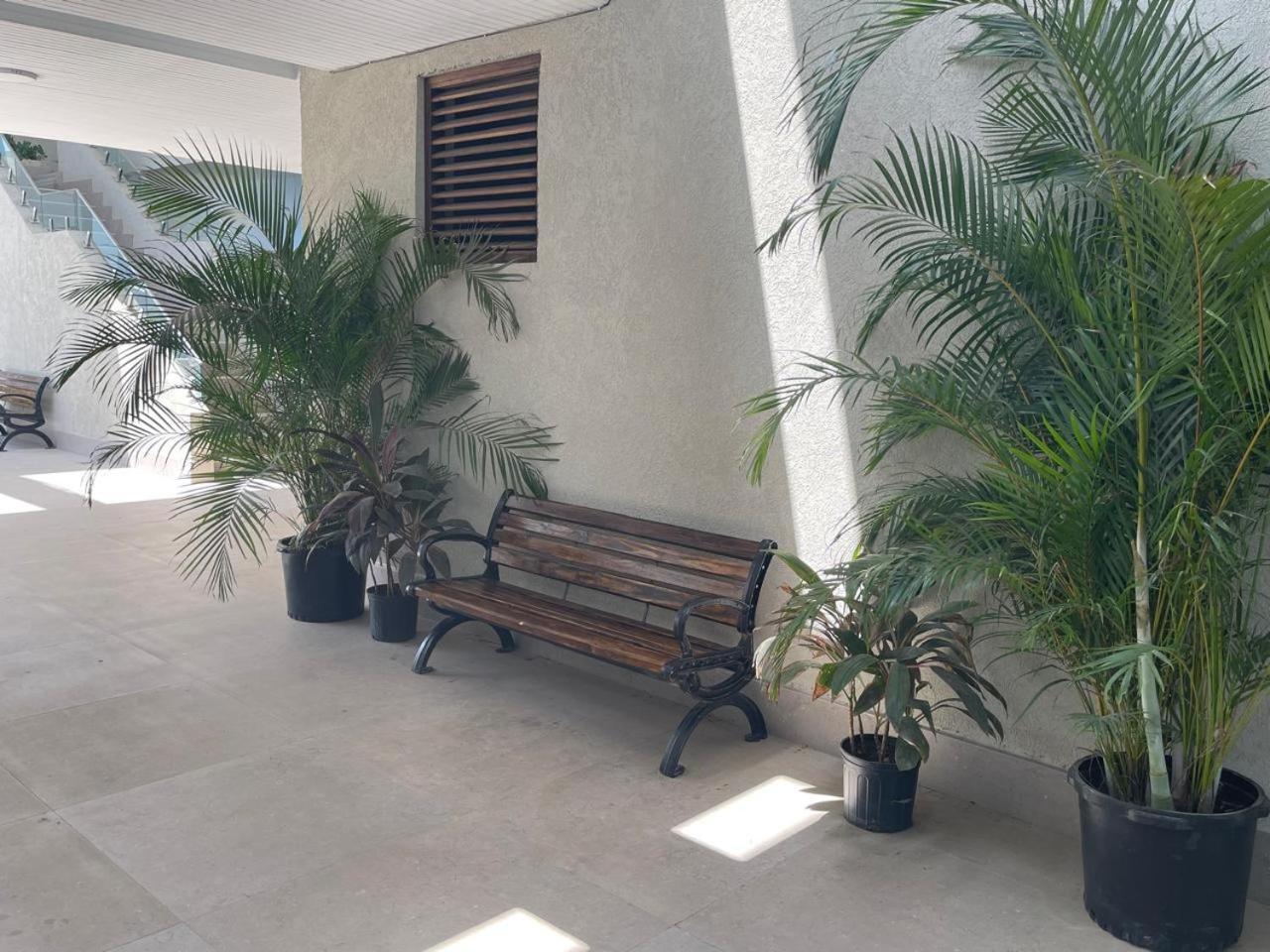 Oceanfront Condo W/ Free Parking + High Speed Wifi Негрил Экстерьер фото