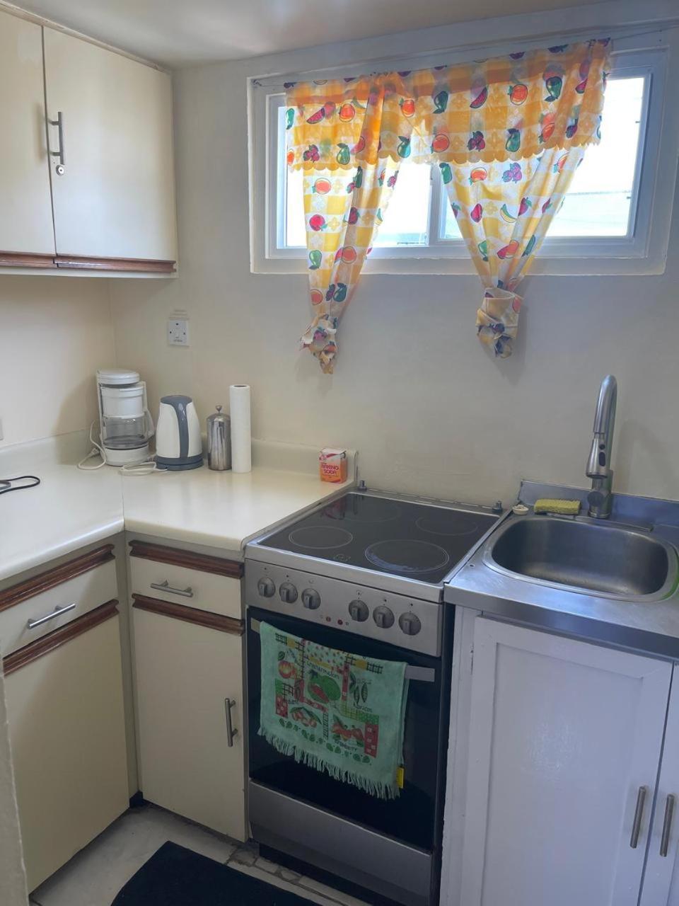 Oceanfront Condo W/ Free Parking + High Speed Wifi Негрил Экстерьер фото