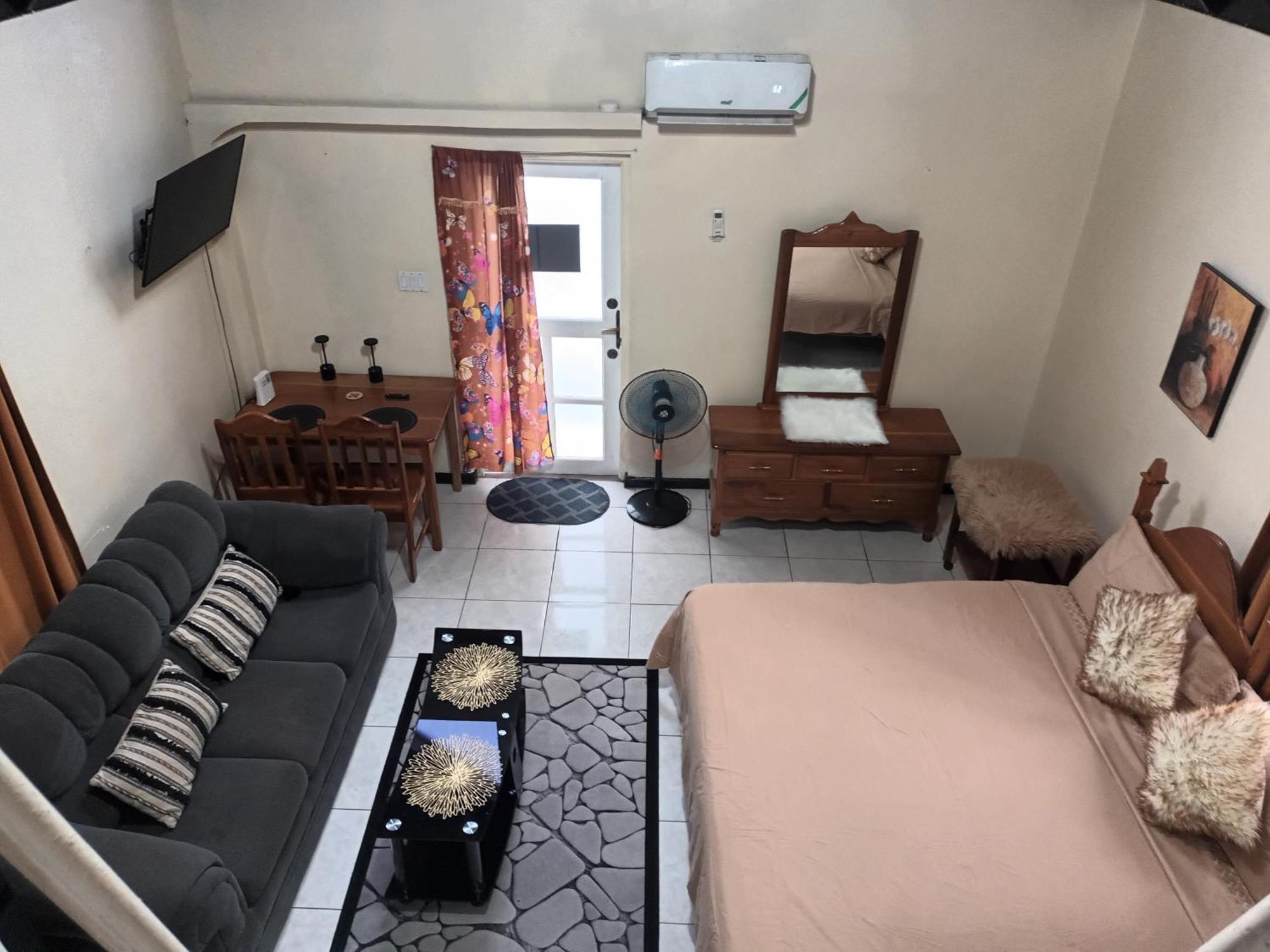 Oceanfront Condo W/ Free Parking + High Speed Wifi Негрил Экстерьер фото