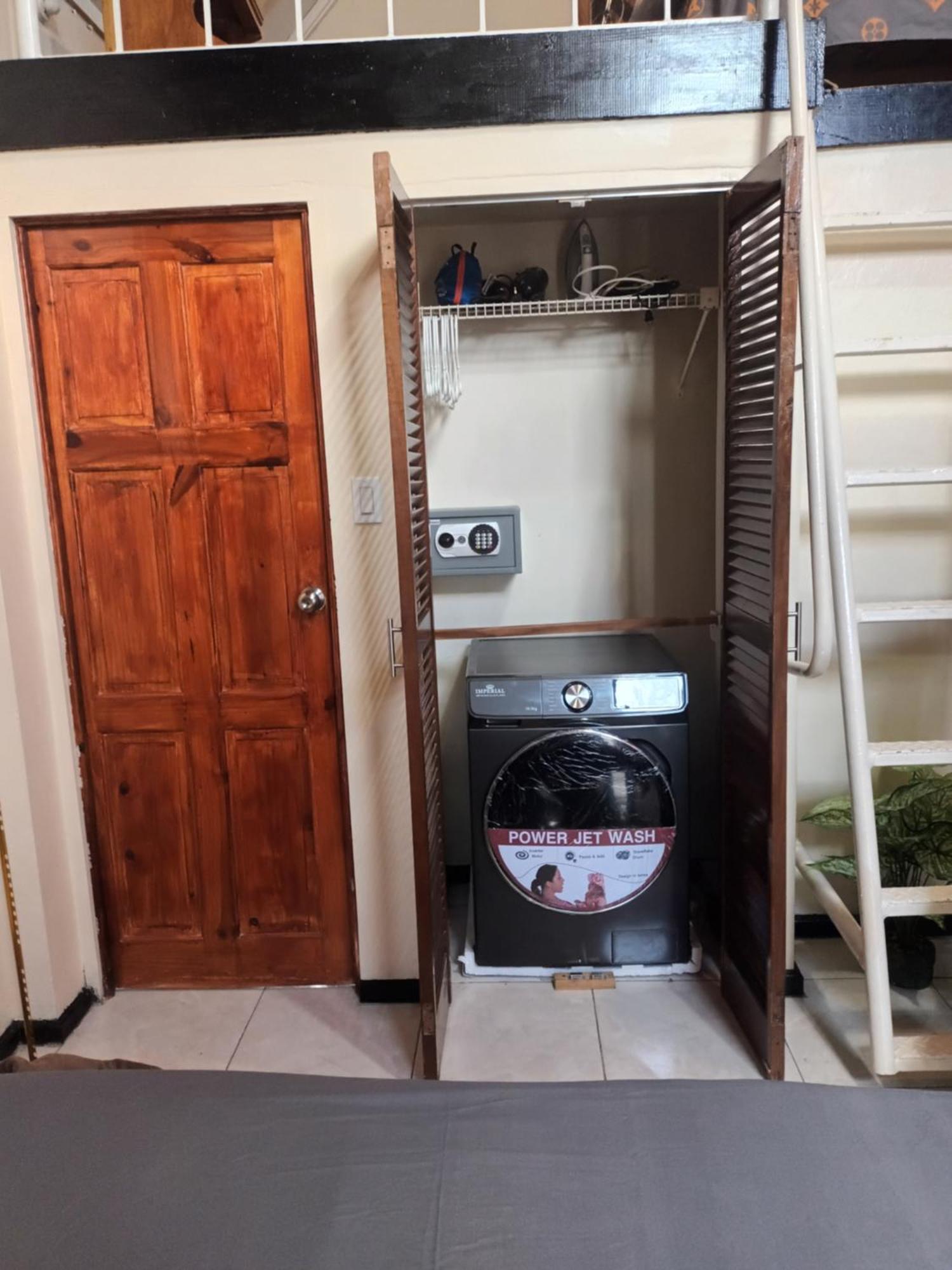 Oceanfront Condo W/ Free Parking + High Speed Wifi Негрил Экстерьер фото